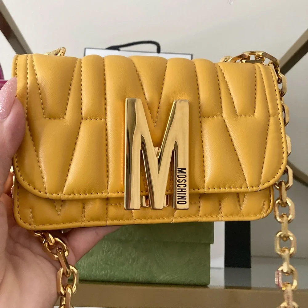 50% off SALE Moschino Mustard Quilted Chain Crossbody Bag - Picture 2 of 13